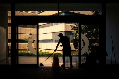 Elevating Workplace Efficiency Through Professional Cleaning Services
